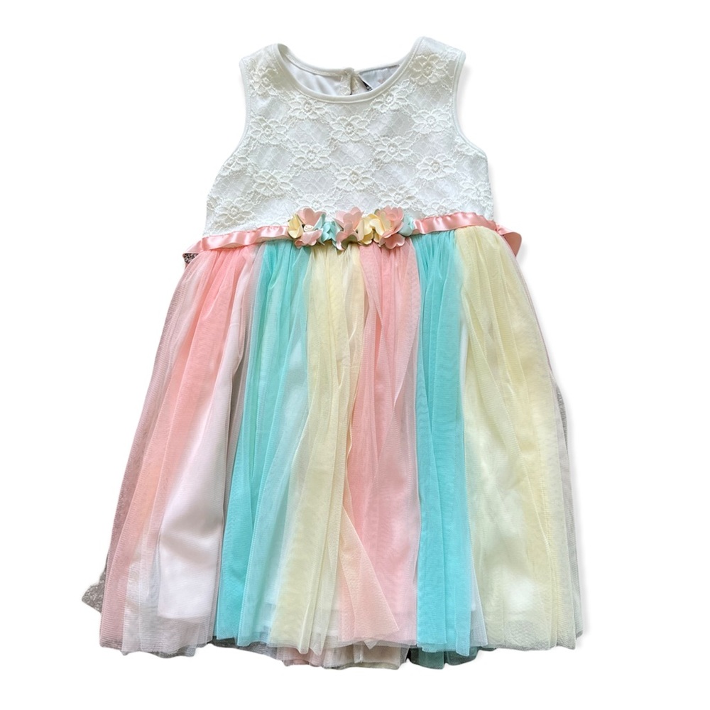 Beautiful dress. Cream lace chest with pastel tool skirt.